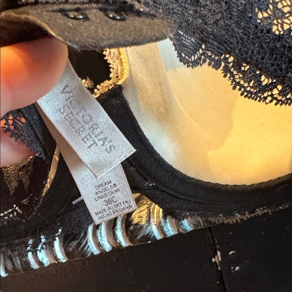 Victoria's Secret dream, Angels Lined Demi Black and Cream Lace Bra 36C NWOT - Picture 4 of 5